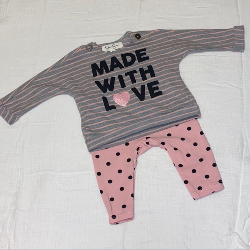 Jessica Simpson Baby Outfit